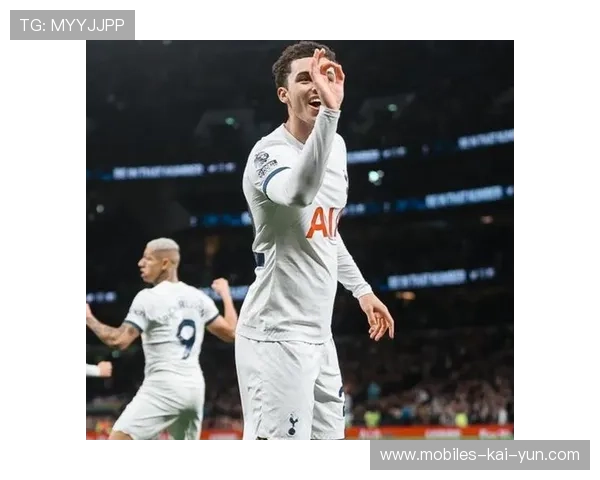 热刺霍伊别尔远射轰门再次惊艳，揭开英超新战力的神秘面纱